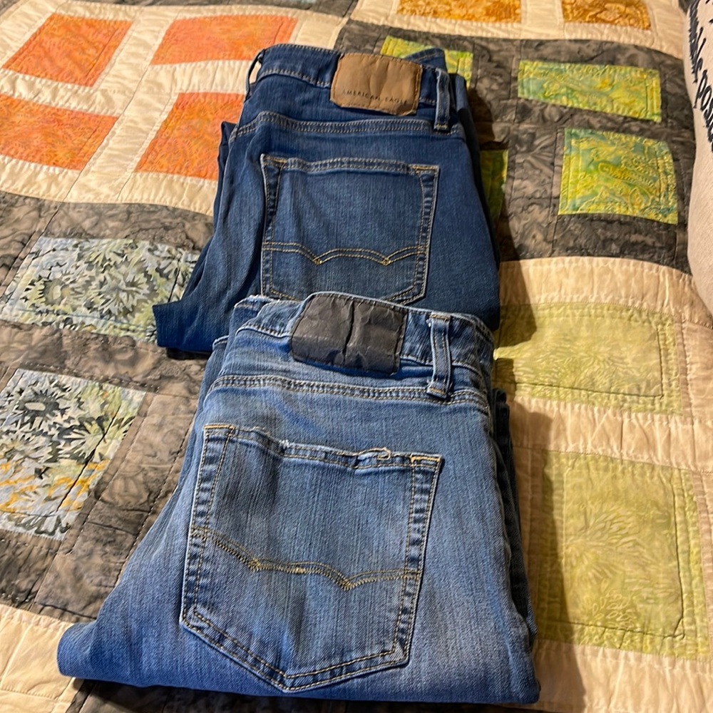 Set of two men’s American eagle jeans
